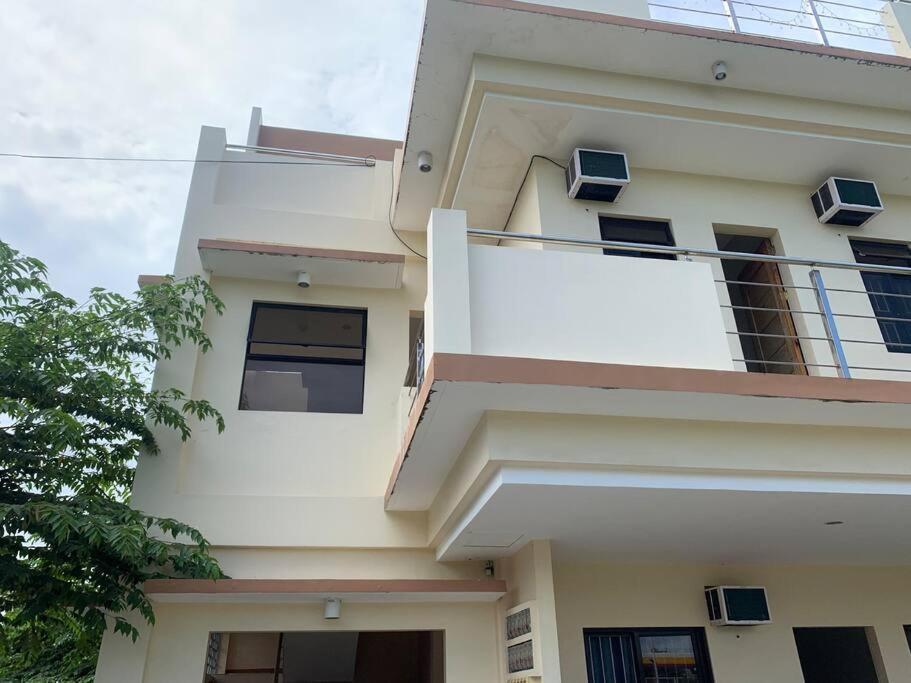Lee'S Apartment Dumaguete City Экстерьер фото