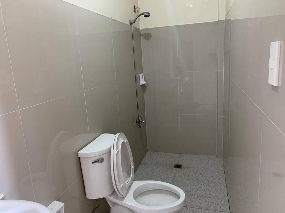 Lee'S Apartment Dumaguete City Экстерьер фото